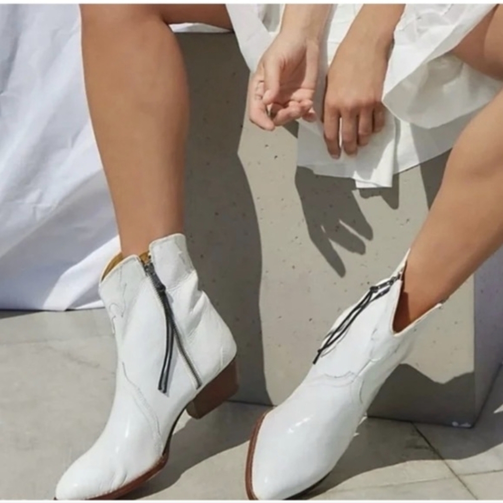 Free People New Frontier Western Booties Leather Cowboy Boots Embroidered Sz 10